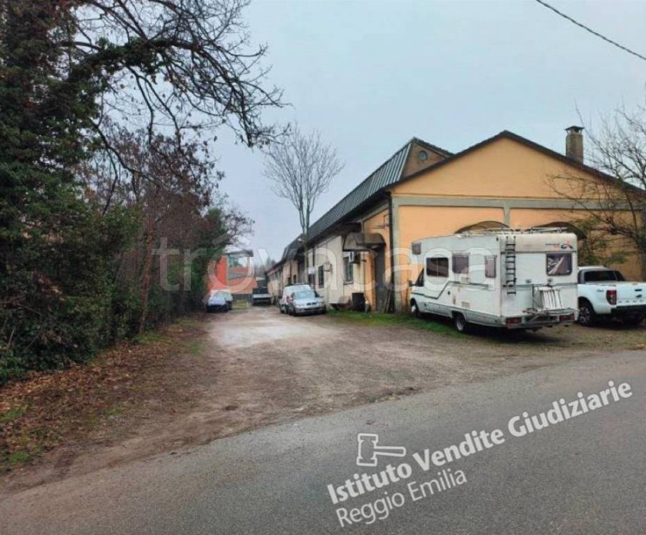 capannone in vendita a Cavriago