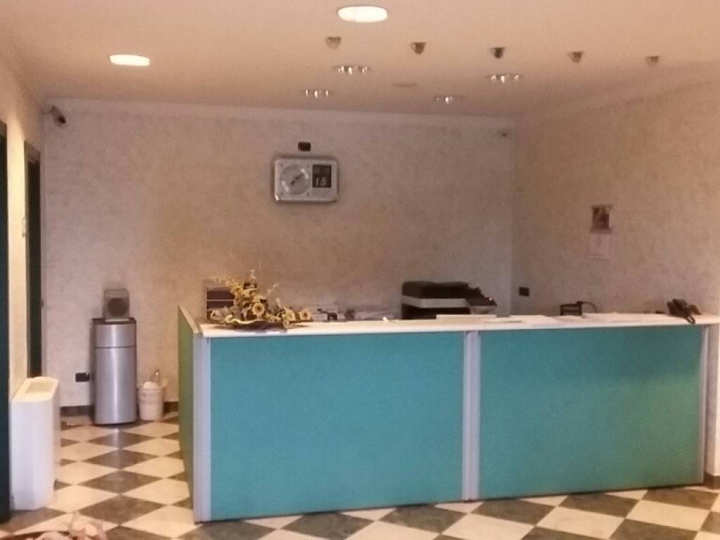 locale commerciale in vendita a Cavriago