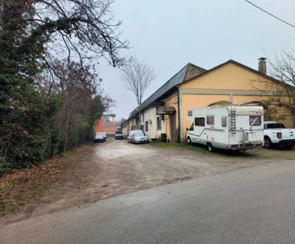 capannone in vendita a Cavriago