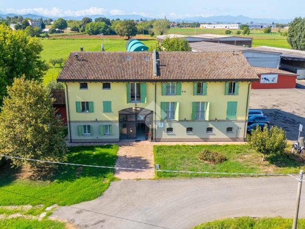 villa in vendita a Cavriago