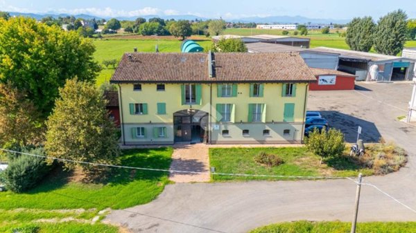 villa in vendita a Cavriago
