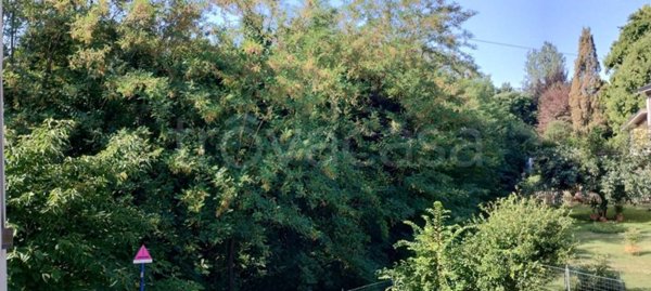 locale commerciale in vendita a Cavriago