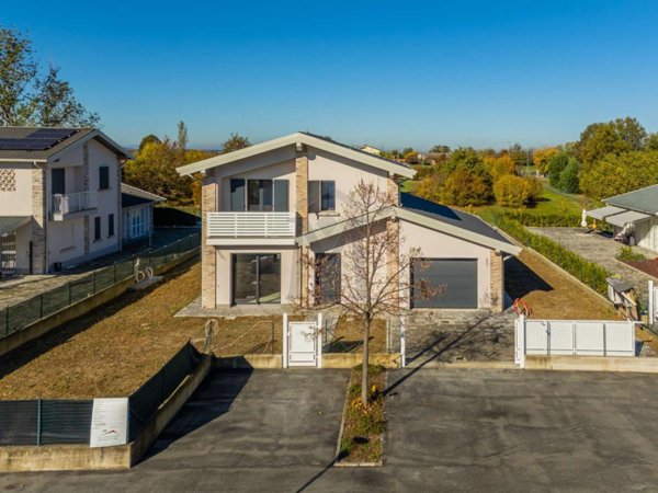 casa indipendente in vendita a Cavriago