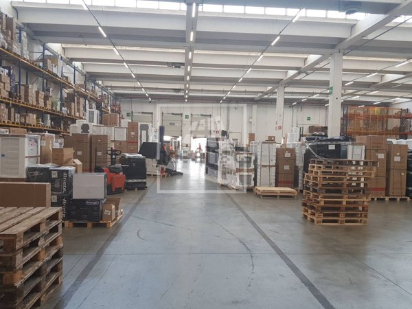 capannone in vendita a Cavriago