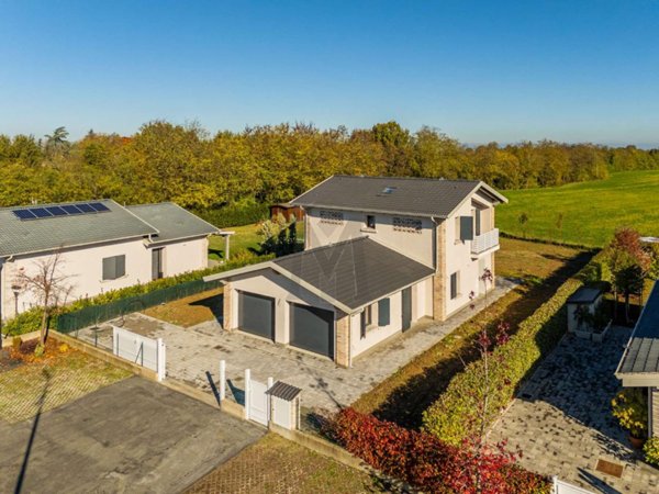 casa indipendente in vendita a Cavriago