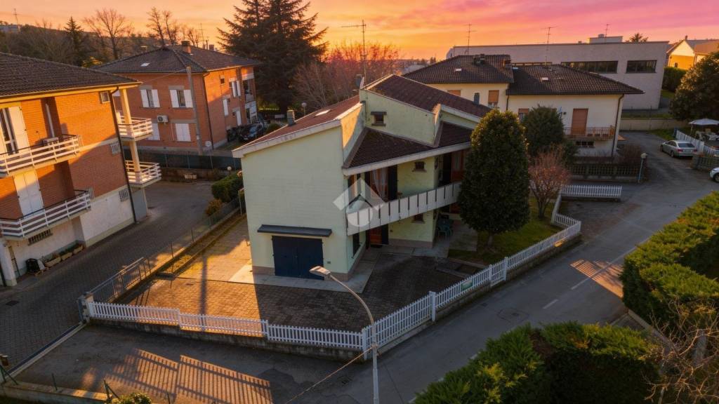 casa indipendente in vendita a Cavriago