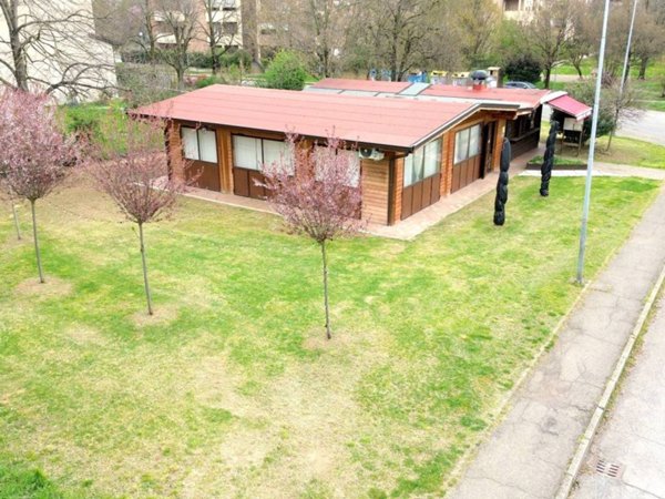 negozio in vendita a Cavriago