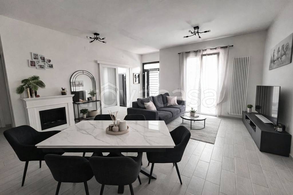 casa indipendente in vendita a Cavriago