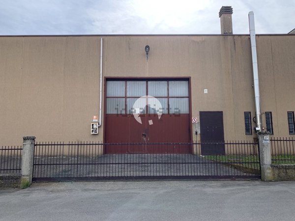 capannone in vendita a Cavriago