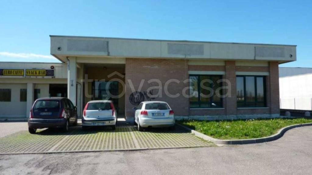 negozio in vendita a Cavriago