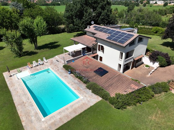 casa indipendente in vendita a Cavriago in zona Quercioli