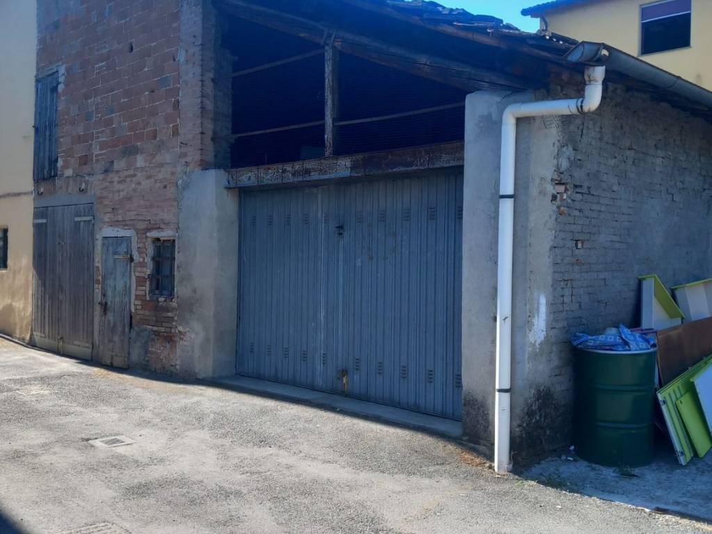 locale commerciale in vendita a Cavriago