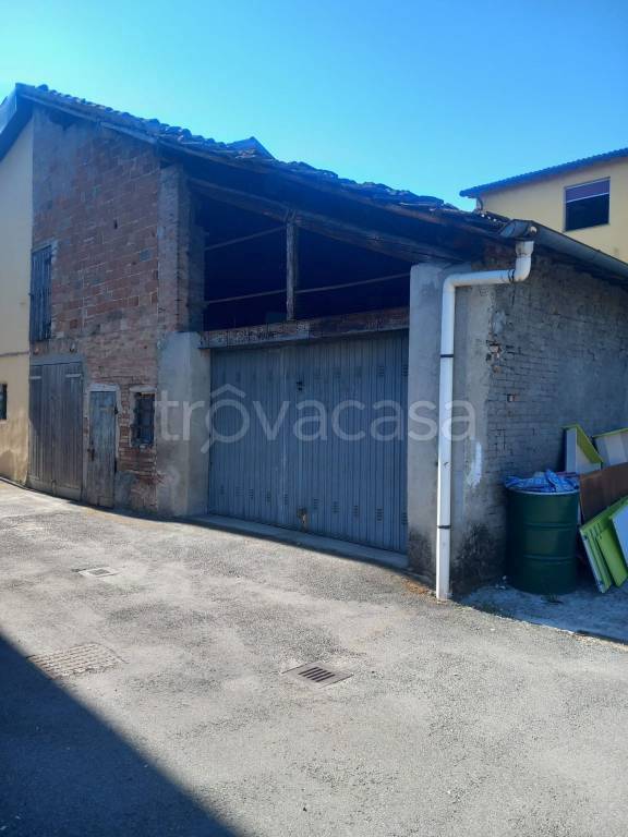 locale commerciale in vendita a Cavriago