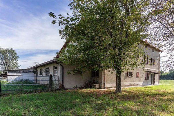 casa indipendente in vendita a Cavriago in zona Quercioli