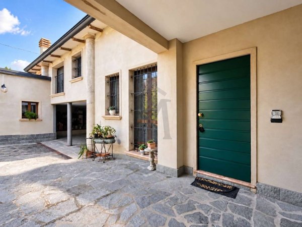 casa indipendente in vendita a Cavriago