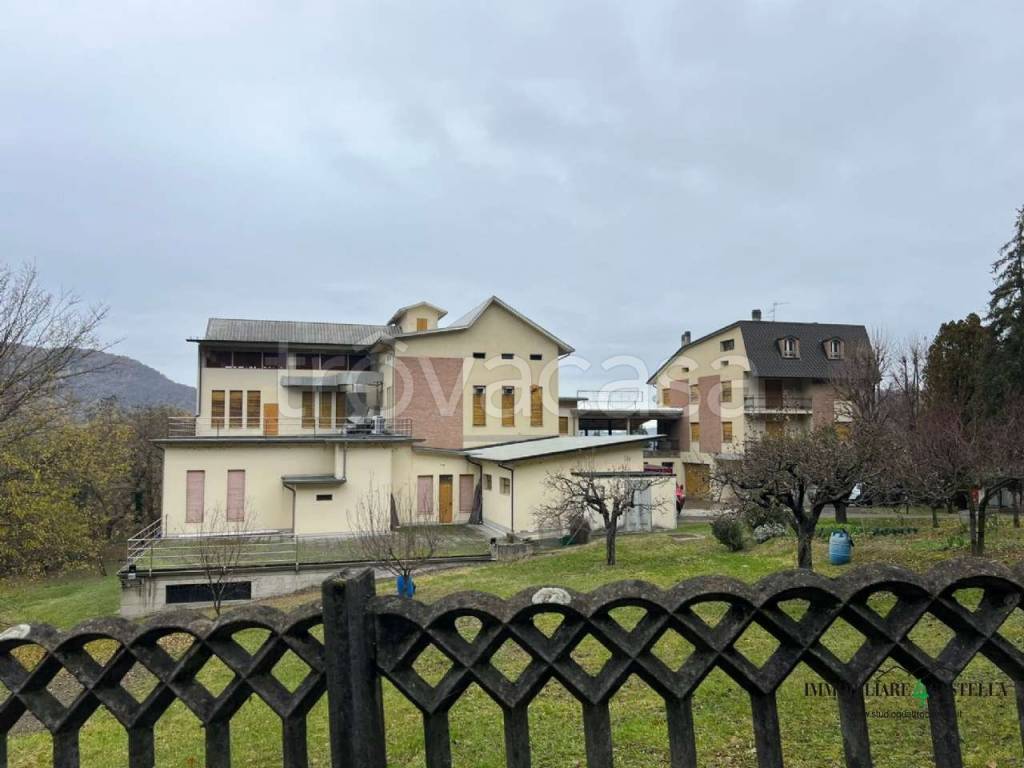 terreno edificabile in vendita a Canossa in zona Cerezzola