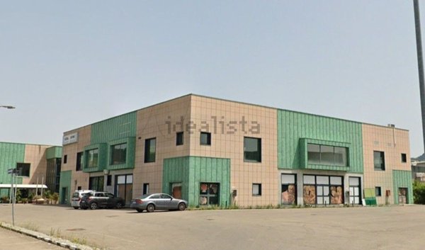 locale commerciale in vendita a Canossa