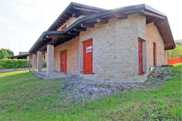 casa indipendente in vendita a Canossa in zona Ciano d'Enza
