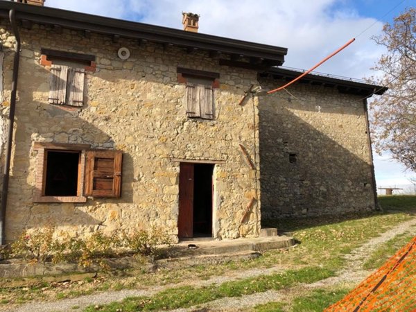 casa indipendente in vendita a Canossa