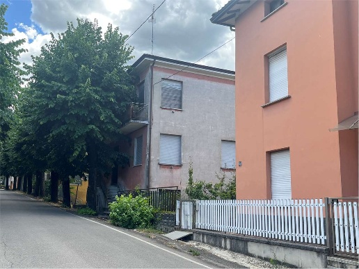 casa indipendente in vendita a Canossa in zona Ciano d'Enza