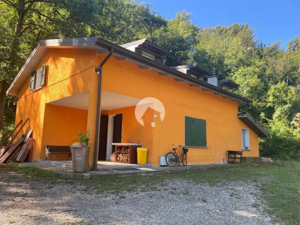 casa indipendente in vendita a Canossa