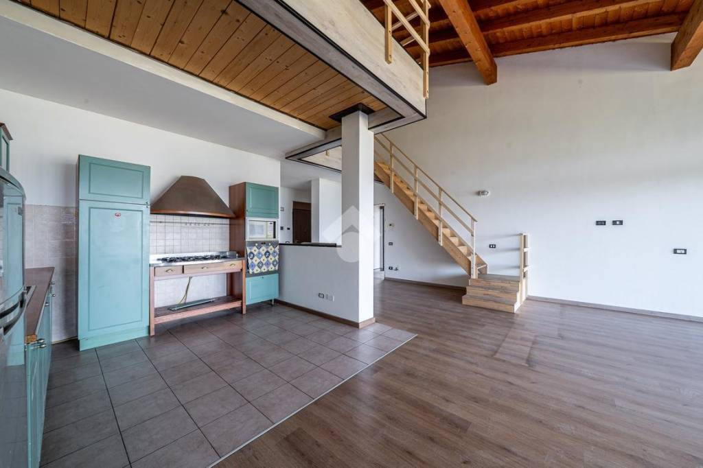 casa indipendente in vendita a Canossa