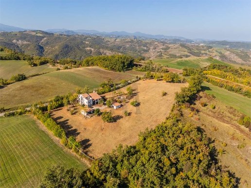 casa indipendente in vendita a Canossa in zona Rossena