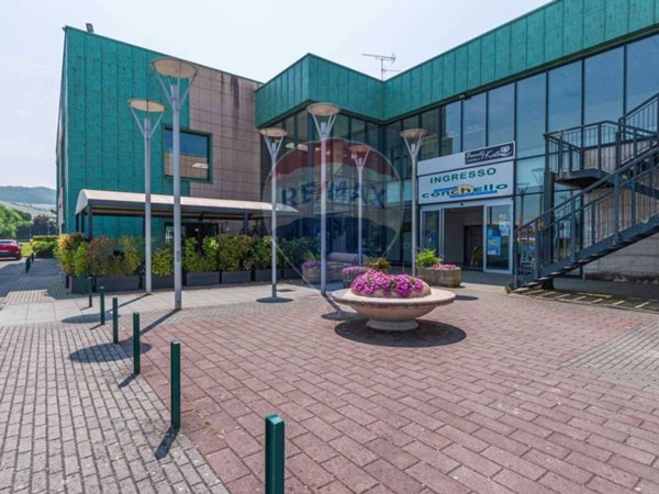 negozio in vendita a Canossa