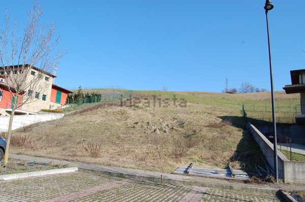 terreno edificabile in vendita a Canossa