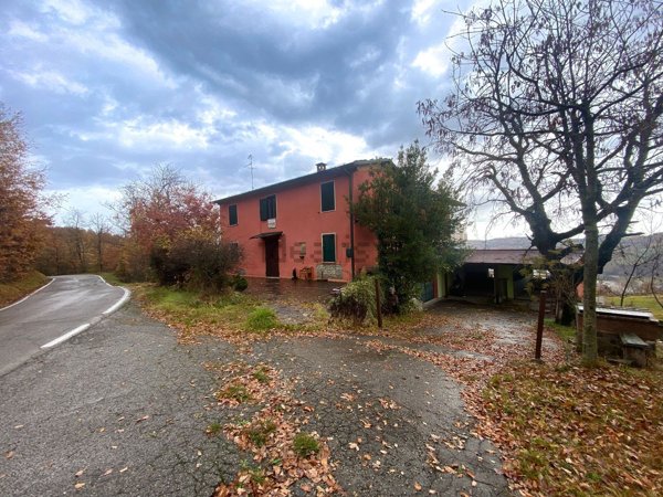 esavano in vendita a Canossa