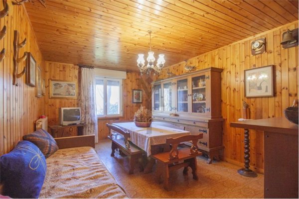 casa indipendente in vendita a Canossa in zona Compiano