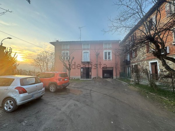 casa indipendente in vendita a Canossa in zona Ciano d'Enza