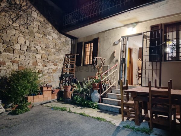 casa indipendente in vendita a Canossa