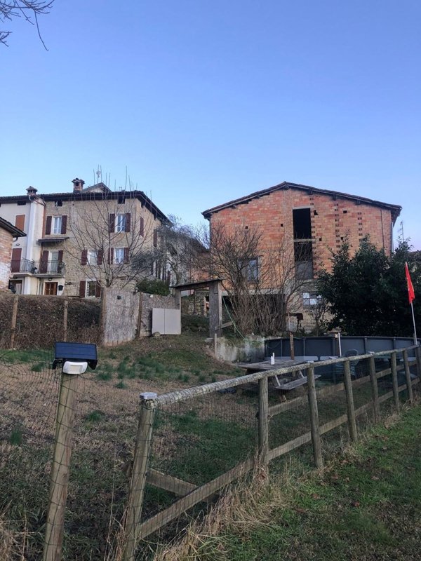 casa indipendente in vendita a Canossa