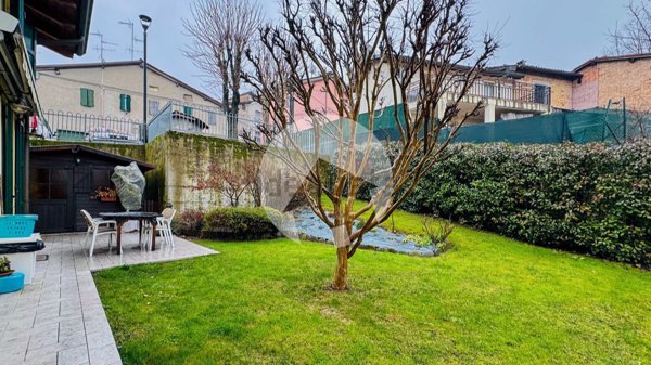 appartamento in vendita a Canossa in zona Ciano d'Enza