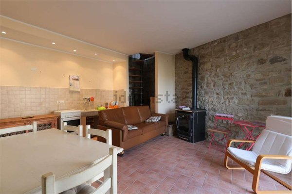 casa indipendente in vendita a Canossa in zona Roncovetro