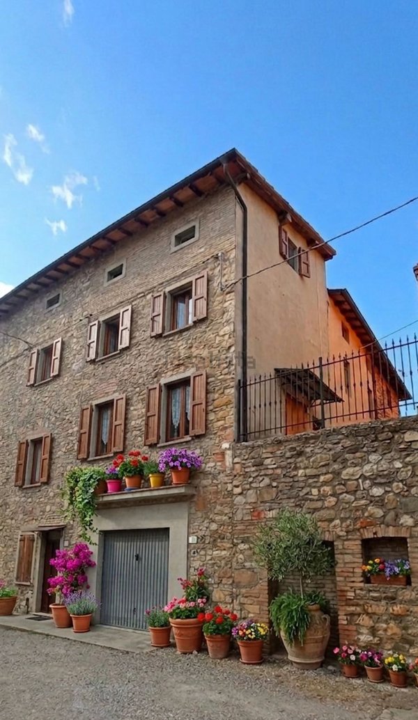 casa indipendente in vendita a Canossa