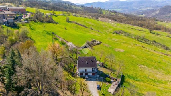 appartamento in vendita a Canossa in zona Ciano d'Enza