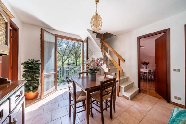 appartamento in vendita a Canossa in zona Ciano d'Enza