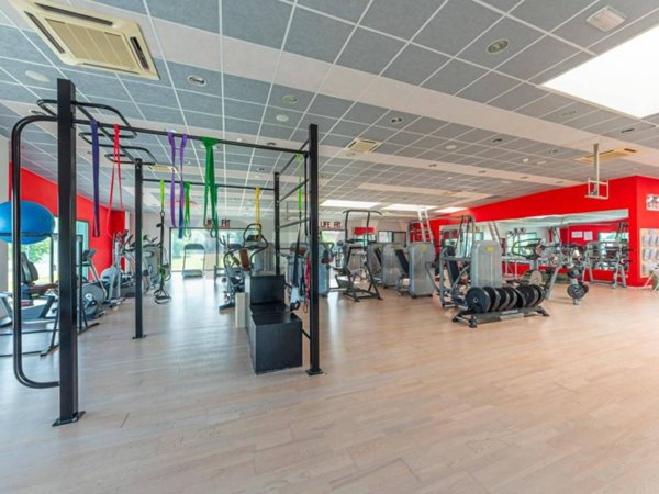 negozio in vendita a Canossa