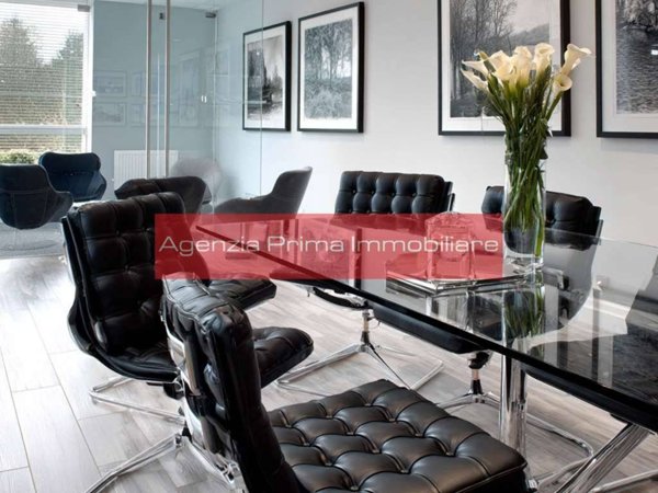 negozio in vendita a Canossa