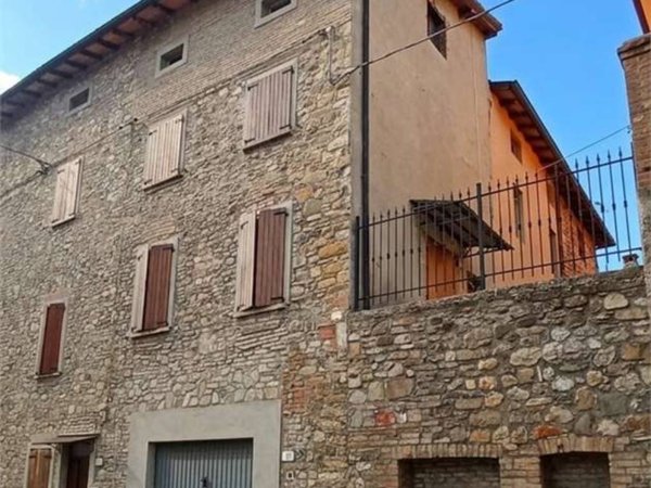 casa indipendente in vendita a Canossa