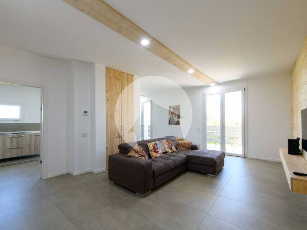 casa indipendente in vendita a Canossa in zona Roncaglio