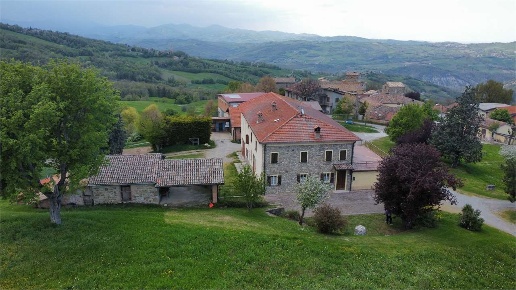 appartamento in vendita a Canossa in zona Albareto