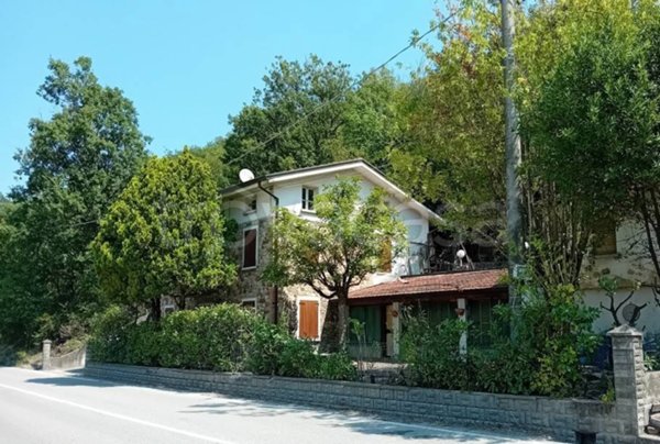 casa indipendente in vendita a Canossa