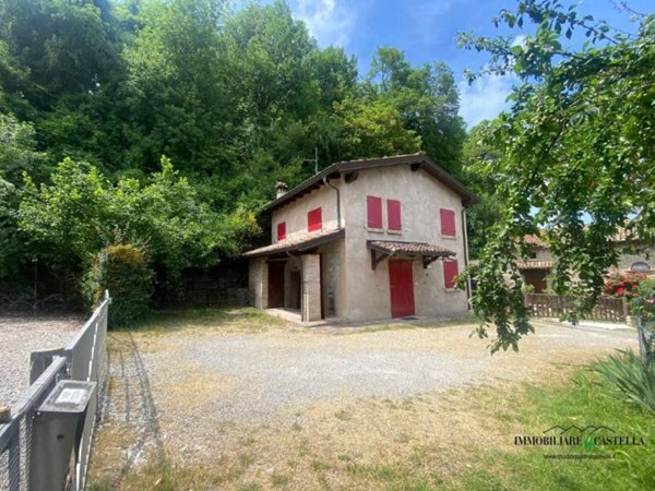 casa indipendente in vendita a Canossa in zona Cavandola