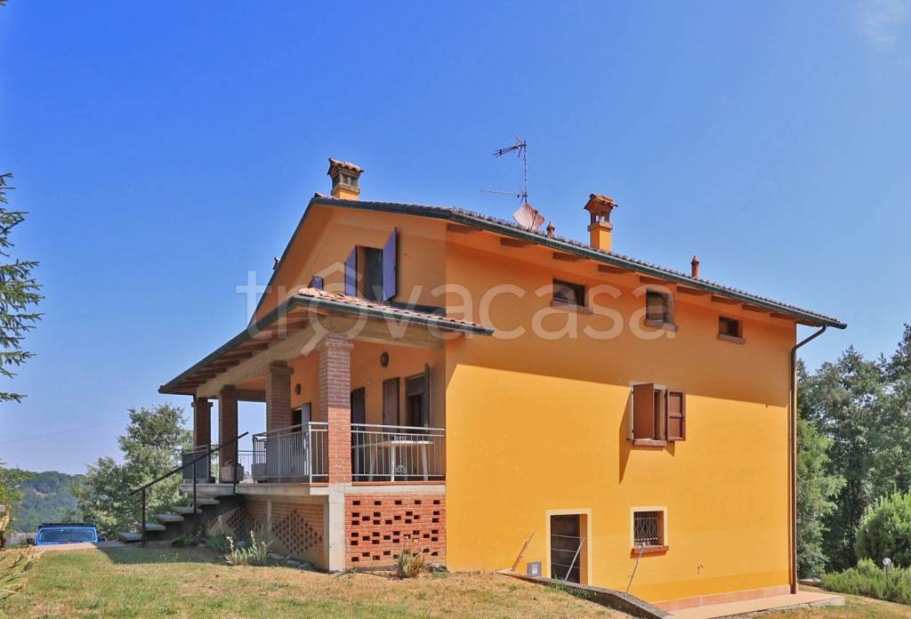 casa indipendente in vendita a Canossa in zona Cerezzola