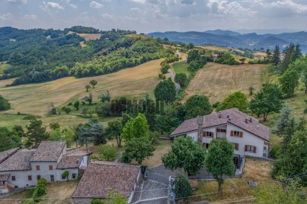 casa indipendente in vendita a Canossa in zona Roncaglio