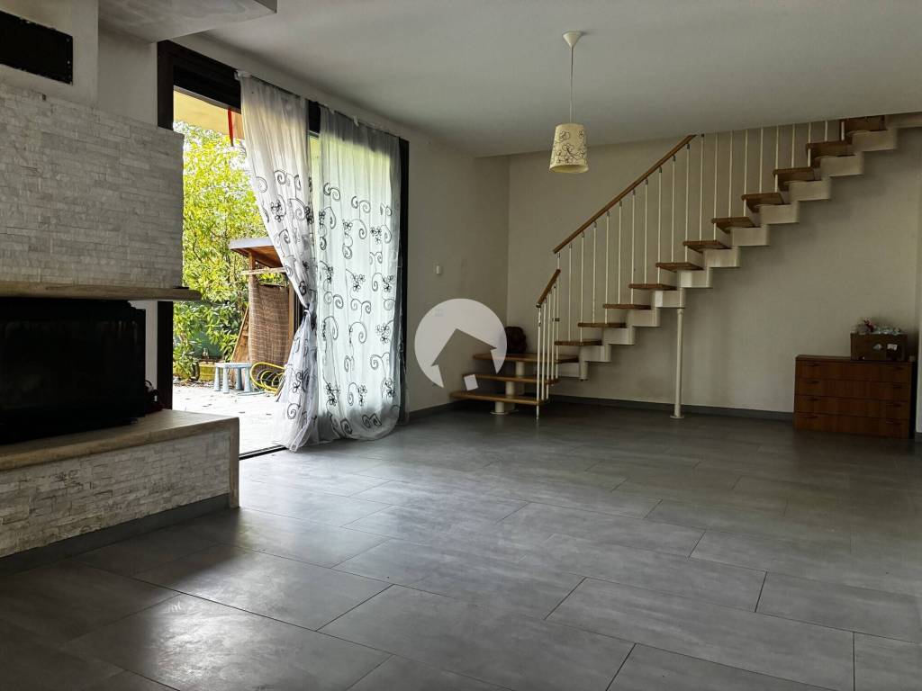 casa indipendente in vendita a Canossa