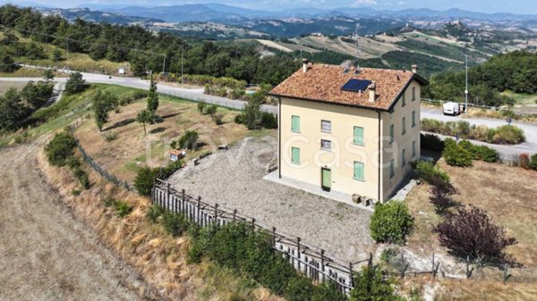 casa indipendente in vendita a Canossa
